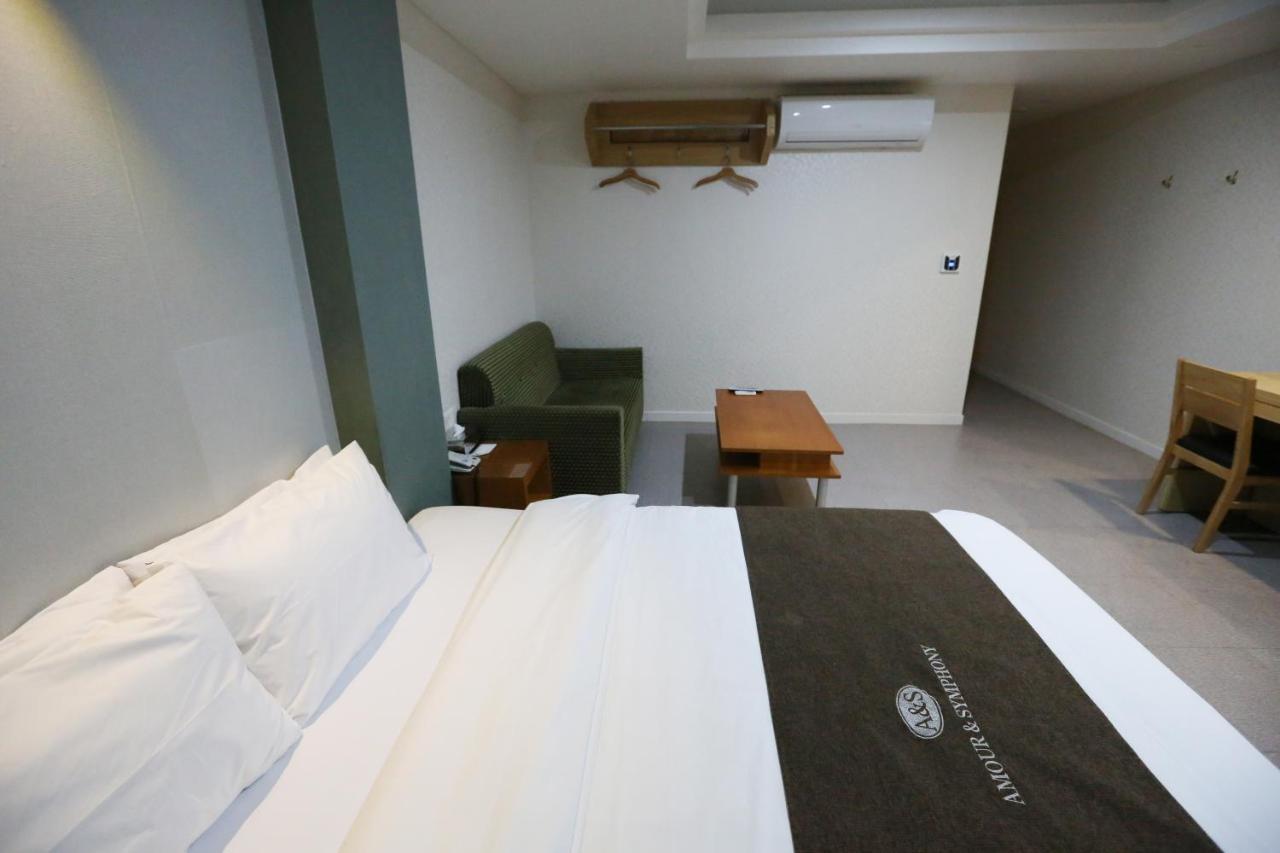 Amour Hotel Suwon Exteriör bild