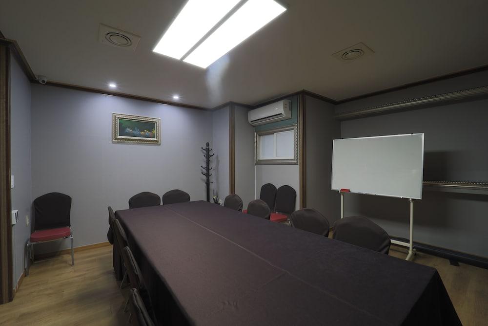 Amour Hotel Suwon Exteriör bild