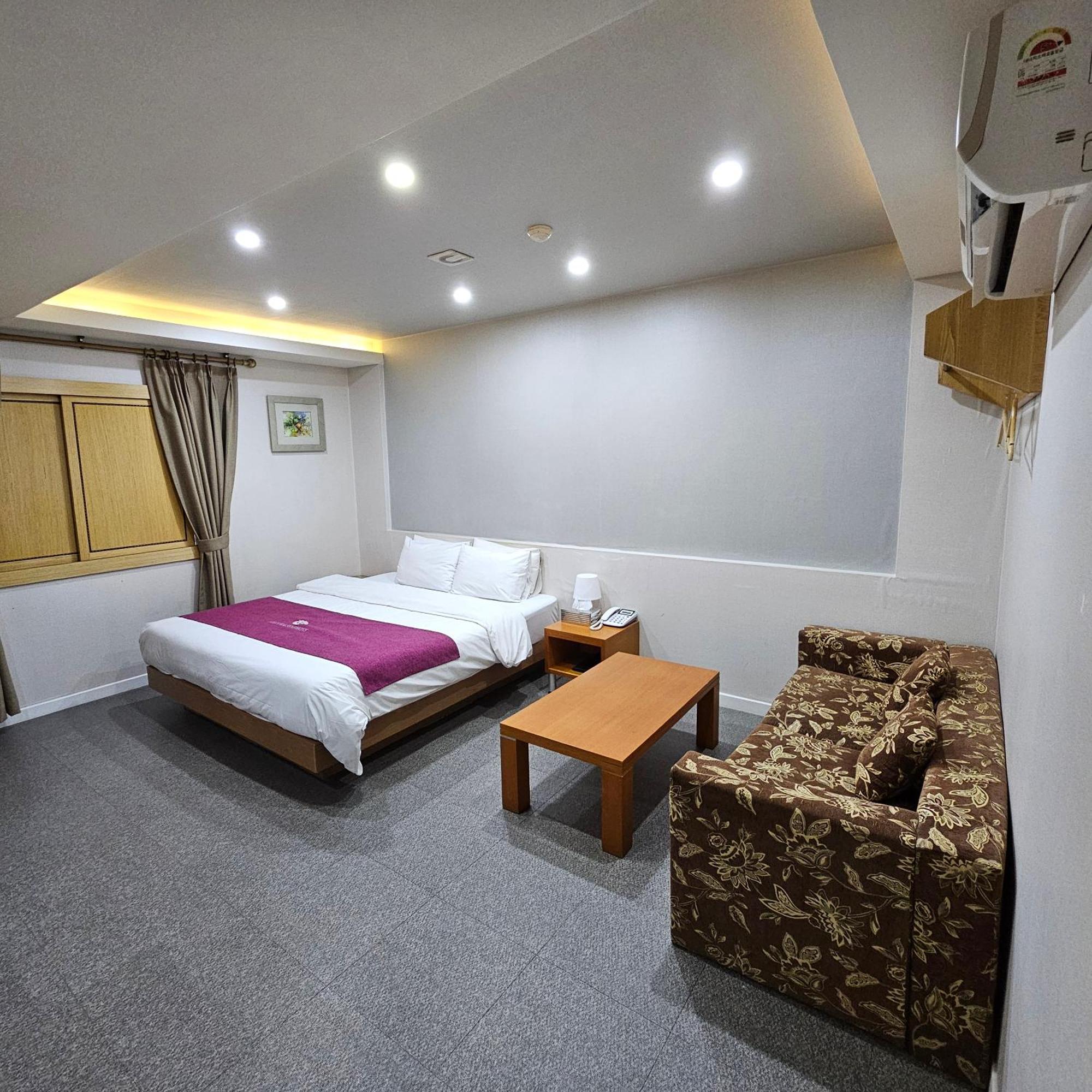 Amour Hotel Suwon Exteriör bild