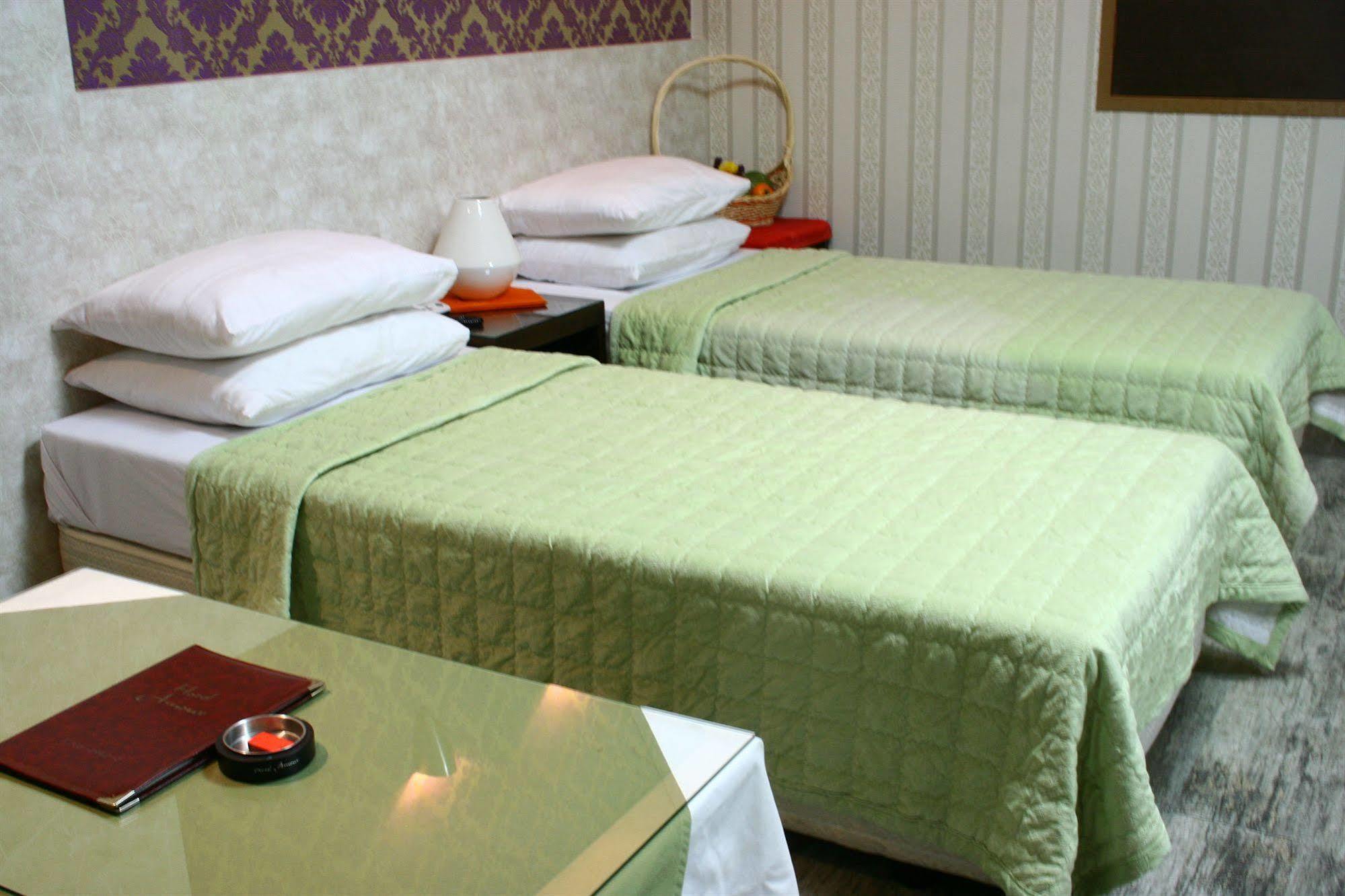 Amour Hotel Suwon Exteriör bild