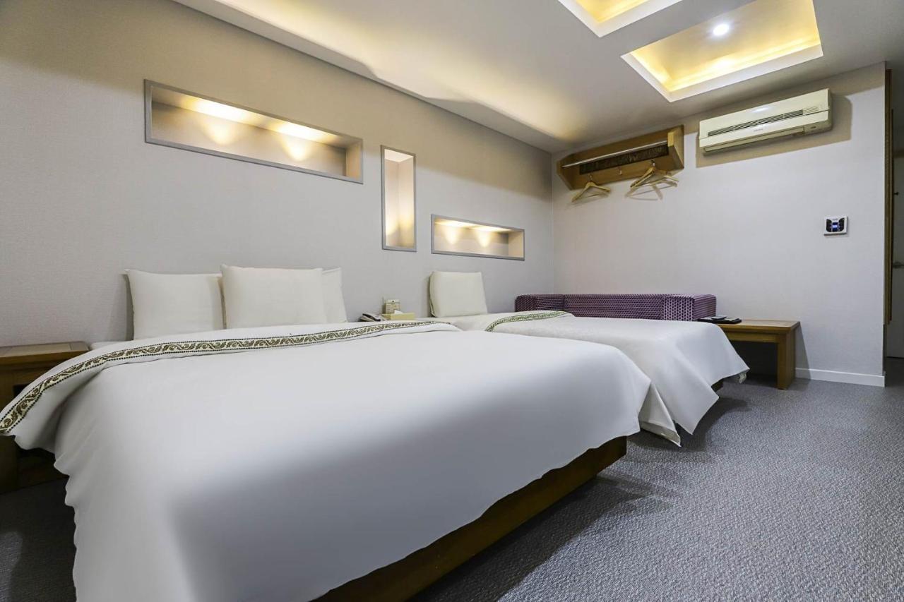 Amour Hotel Suwon Exteriör bild
