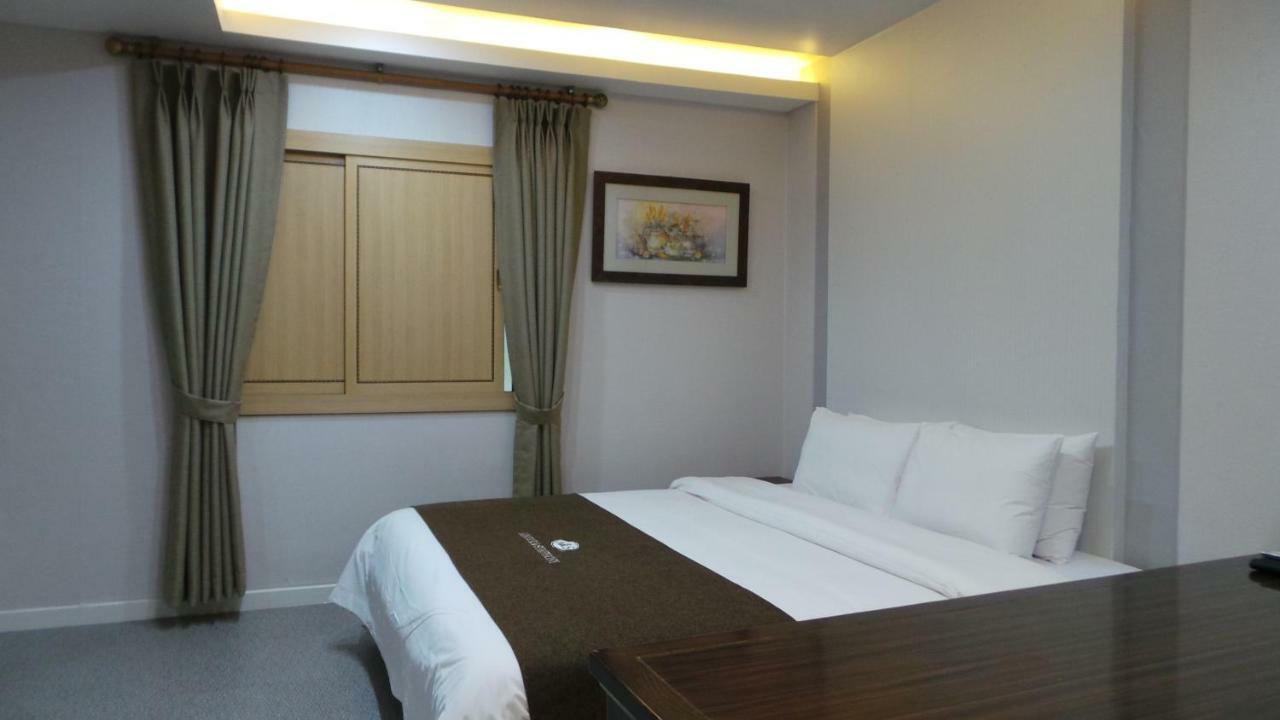 Amour Hotel Suwon Exteriör bild