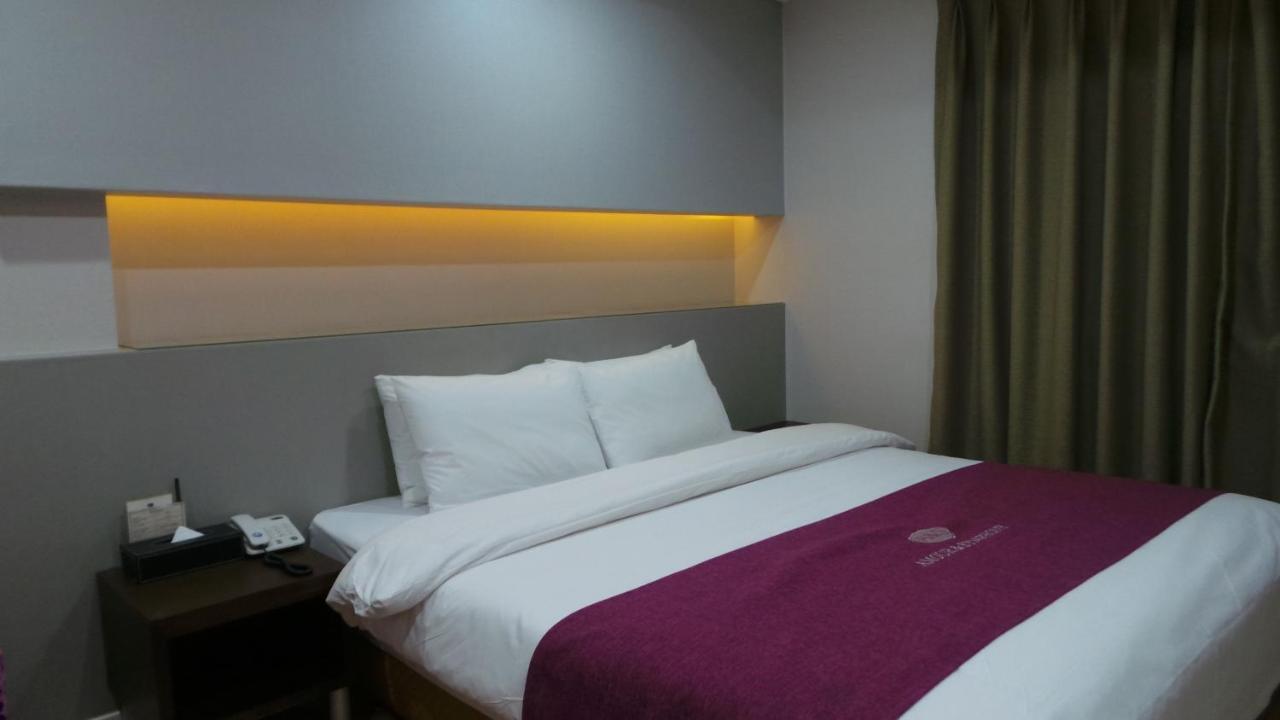 Amour Hotel Suwon Exteriör bild
