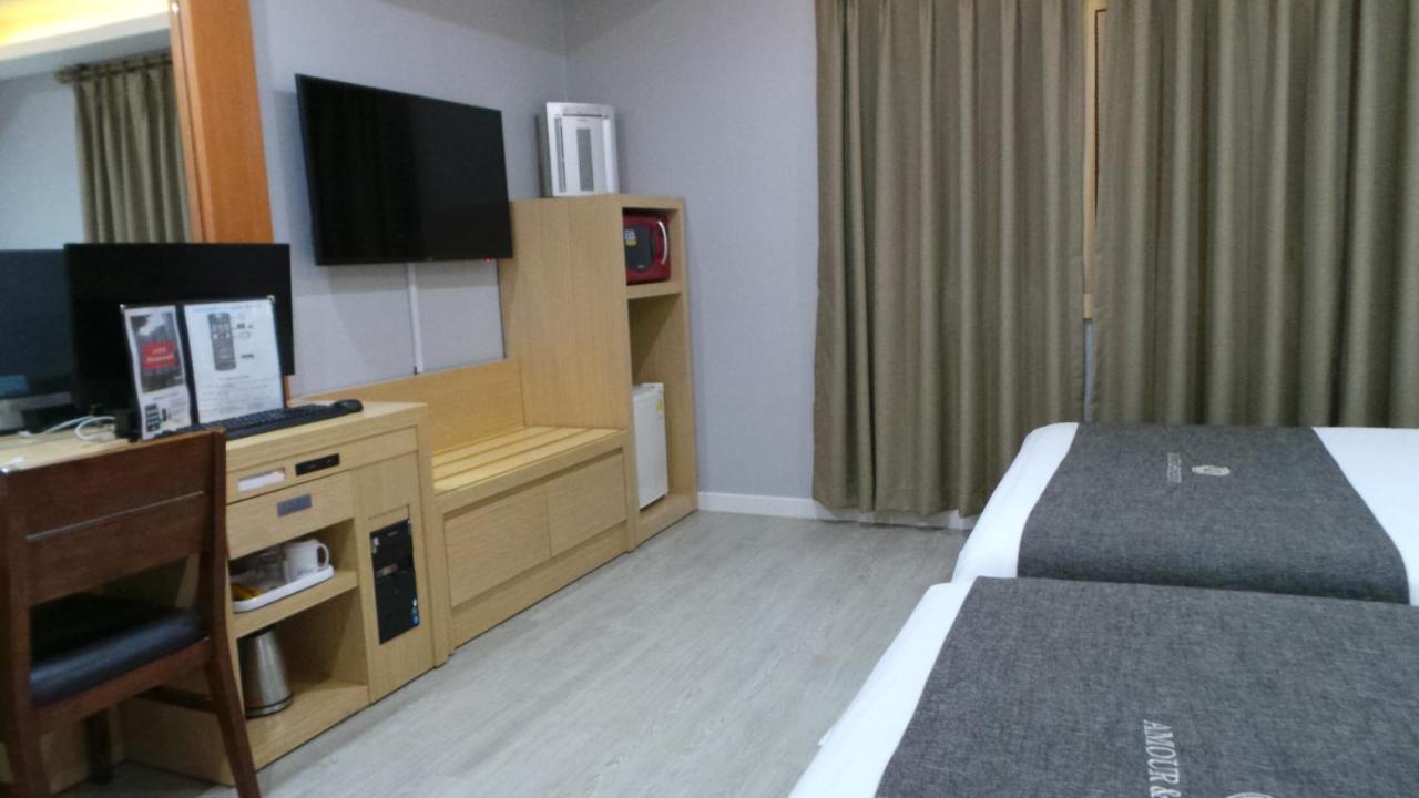 Amour Hotel Suwon Exteriör bild