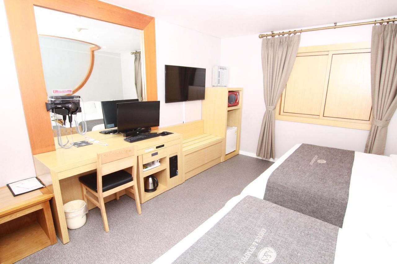 Amour Hotel Suwon Exteriör bild